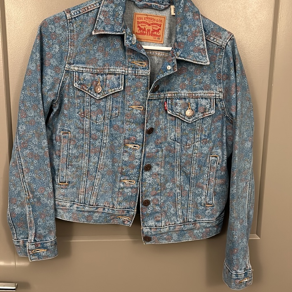 Levi’s Jean jacket - Picture 6 of 13